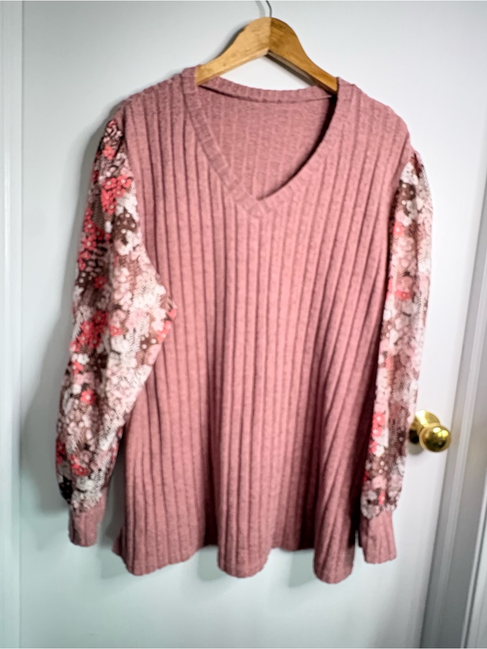 Women's 3X Dusty Rose V-Neck Sweater with Floral Sleeves Mixed Media Boho Soft